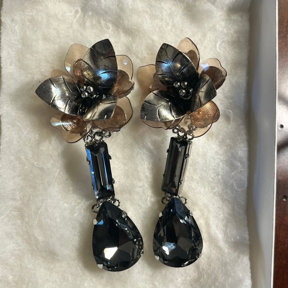 Tory Burch Floral Tear Drop Clip On Earrings